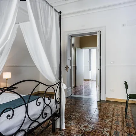 Historical Escape By Wonderful Italy